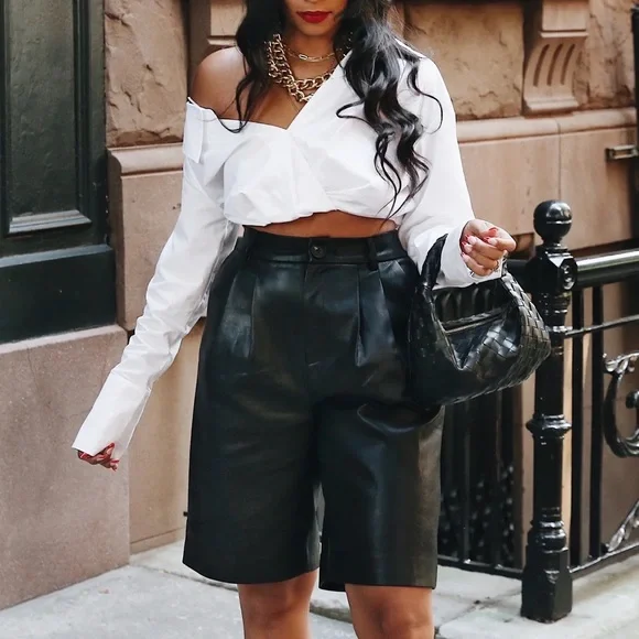 ショートパンツ MSGM FW22 FAUX LEATHER BERMUDA SHORTS (3341MDB04_22761514) MSGM FW22 FAUX LEATHER BERMUDA SHORTS (3341MDB04_22761502